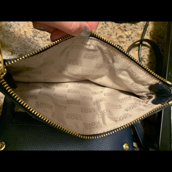 MK Small Crossbody purse - Picture 3 of 5